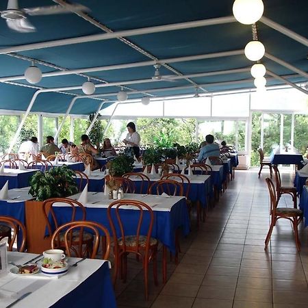 Hotel Adriatic Omišalj Exteriör bild